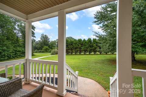 165 Larue Circle, Statesville, NC 28625
