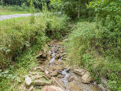 Bee Log Road, Burnsville, NC 28714