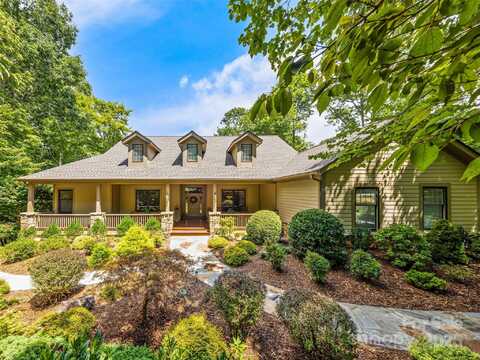 175 Chattooga Run, Hendersonville, NC 28739