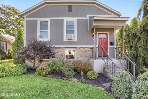 407 8TH Street, Selinsgrove, PA 17870