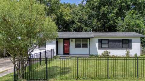2520 Primrose Avenue, North Charleston, SC 29405