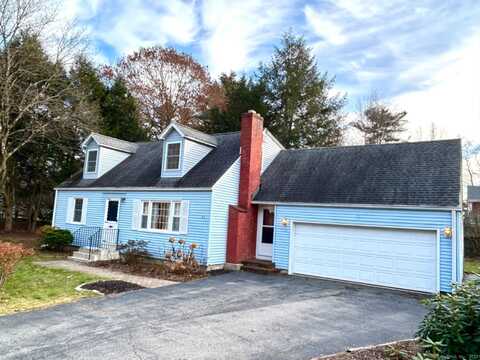 11 Fernwood Road, Avon, CT 06001