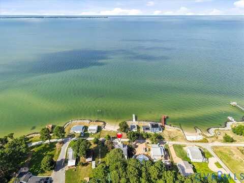 167 Riverside Drive, Deltaville, VA 23043