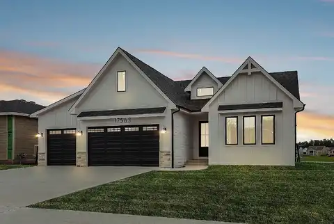 17563 Brookview Drive, Urbandale, IA 50323
