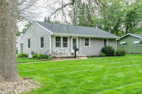 301 5th Street Place SE, Altoona, IA 50009