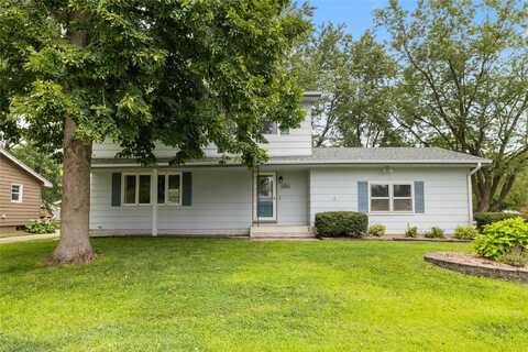 95 Gray Avenue, Waukee, IA 50263