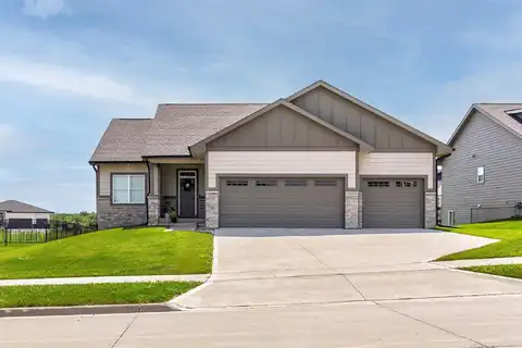 16404 Northpark Drive, Urbandale, IA 50323