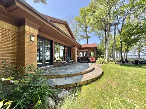 3304 Lakeshore DR, Muir, MI 49783