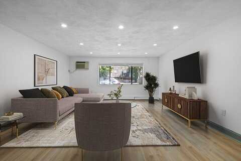 84 Grant St 7, Somerville, MA 02145