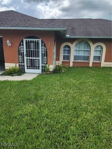 554 Empire Avenue S, Lehigh Acres, FL 33974