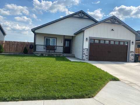 704 E Stone Street, Garden City, KS 67846