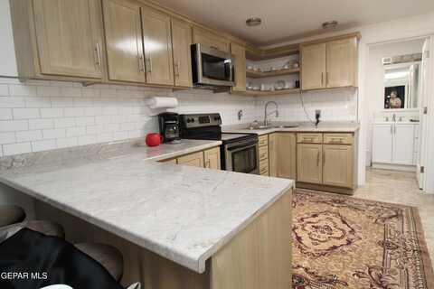 900 WINTER Drive, El Paso, TX 79902