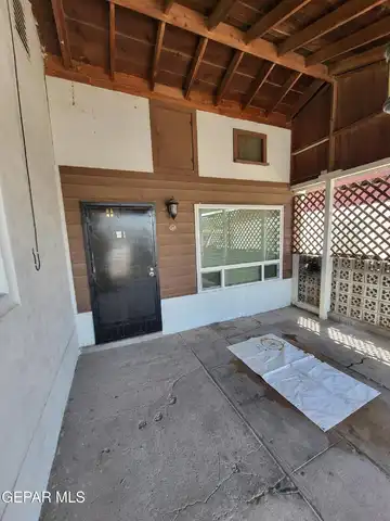932 Lariat unit: Apt A, El Paso, TX 79915