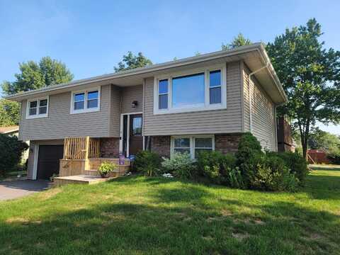 901 Iroquois Drive, Crown Point, IN 46307