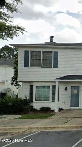 3826 Sterling Pointe Drive, Winterville, NC 28590
