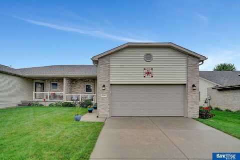 9143 Round Hill Drive, Lincoln, NE 68526