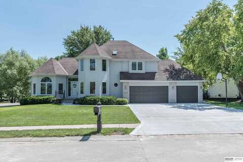 16605 Howard Circle, Omaha, NE 68118