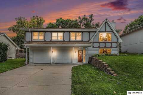 10527 M Street, Omaha, NE 68127