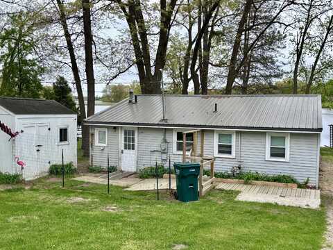 59170 Lakeshore Drive, Colon, MI 49040