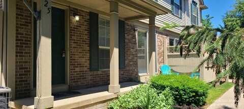 125 Commons Cir Circle, Saline, MI 48176