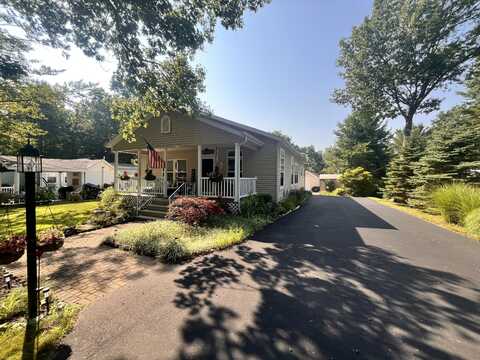 8439 W Easy Street, Mears, MI 49436