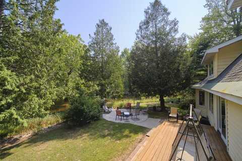 9670 S County Line Road, Manistee, MI 49660