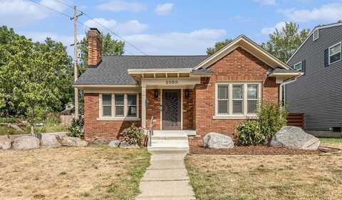 2060 Swensberg Avenue NE, Grand Rapids, MI 49505