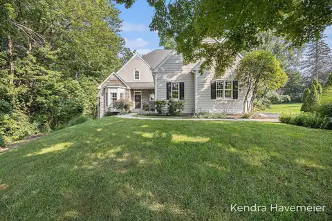 38 S Bridgestone Court NE, Grand Rapids, MI 49546