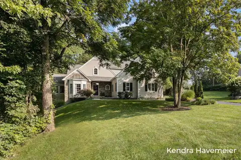 38 S Bridgestone Court NE, Grand Rapids, MI 49546