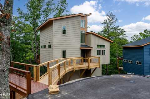 2385 Forge Hideaway Loop, Pigeon Forge, TN 37863