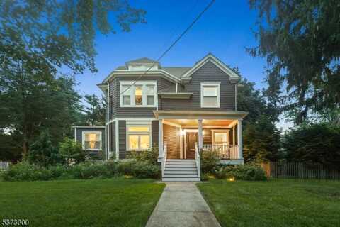 385 Meadowbrook Ln, South Orange, NJ 07079