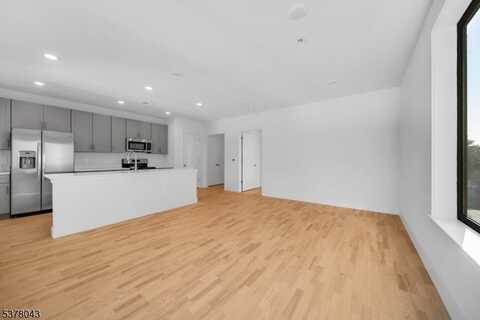 1037 Amboy Ave, Edison, NJ 08837