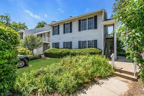 133 Mockingbird Ct, Readington, NJ 08887