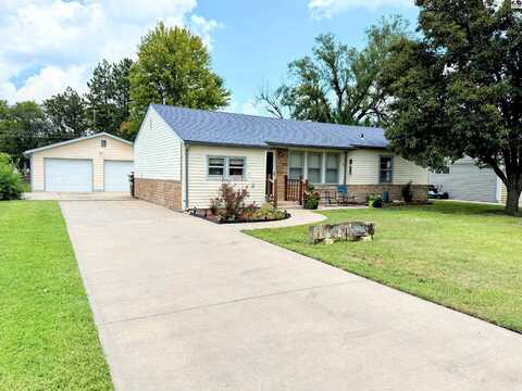 1006 E 12th Ave, Hutchinson, KS 67501