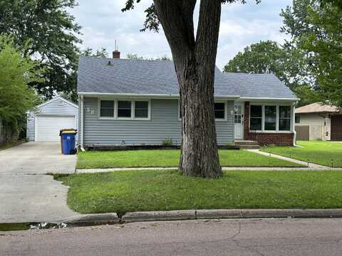 158 15th St SE, Huron, SD 57350