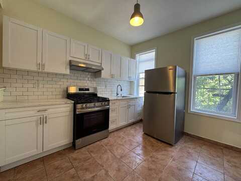 614 BRAMHALL AVE, JC, Bergen-Lafayett, NJ 07305