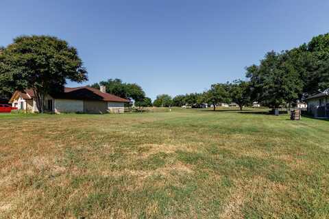 114 Meadowlakes Dr, Meadowlakes, TX 78654