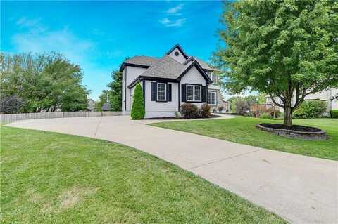 1305 N 1st Street E, Louisburg, KS 66053