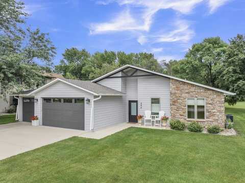 994 Emerald Hills Drive S, Arnolds Park, IA 51331