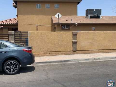 2116 E Descanso Dr, Calexico, CA 92231