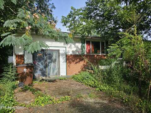 208 Greenwood Circle, Madisonville, TN 37354