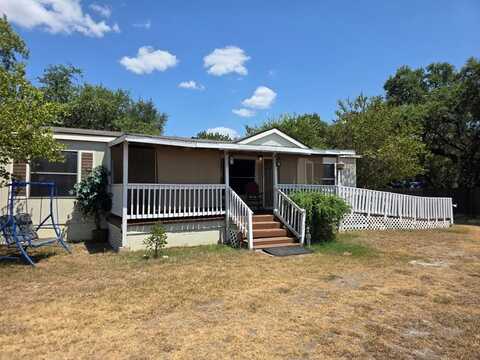 200 Iroquois Trail, Bandera, TX 78003