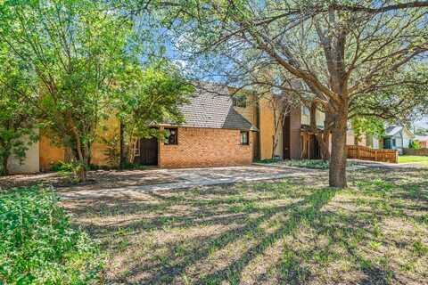 8633 Knoxville Drive, Lubbock, TX 79423