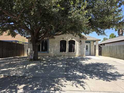 312 Mescalero Dr, Laredo, TX 78045