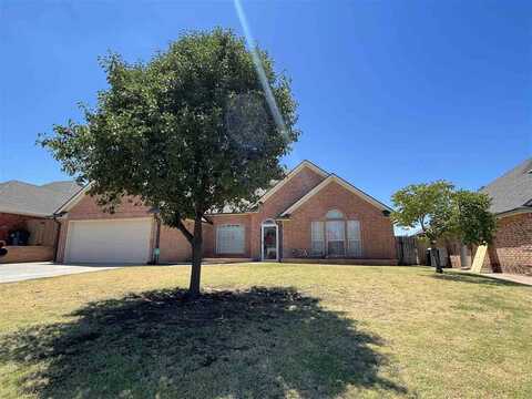 2306 NW 73rd St, Lawton, OK 73505