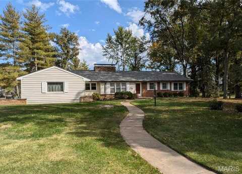 7 Carole Lane, Frontenac, MO 63131