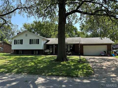 1307 Kim Drive, O'Fallon, IL 62269