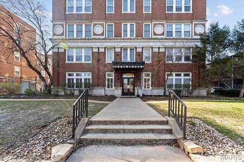 5330 Pershing Avenue, Saint Louis, MO 63112