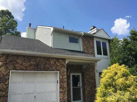 27 Jeffrey Circle, Brunswick Gardens, NJ 08810