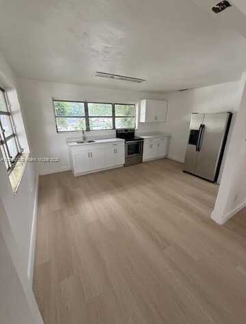 1475 NW 56th St, Miami, FL 33142